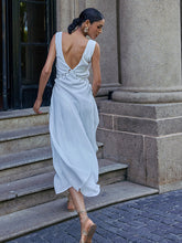 Rückenfreies, ausgeschnittenes Criss-Cross-Kleid